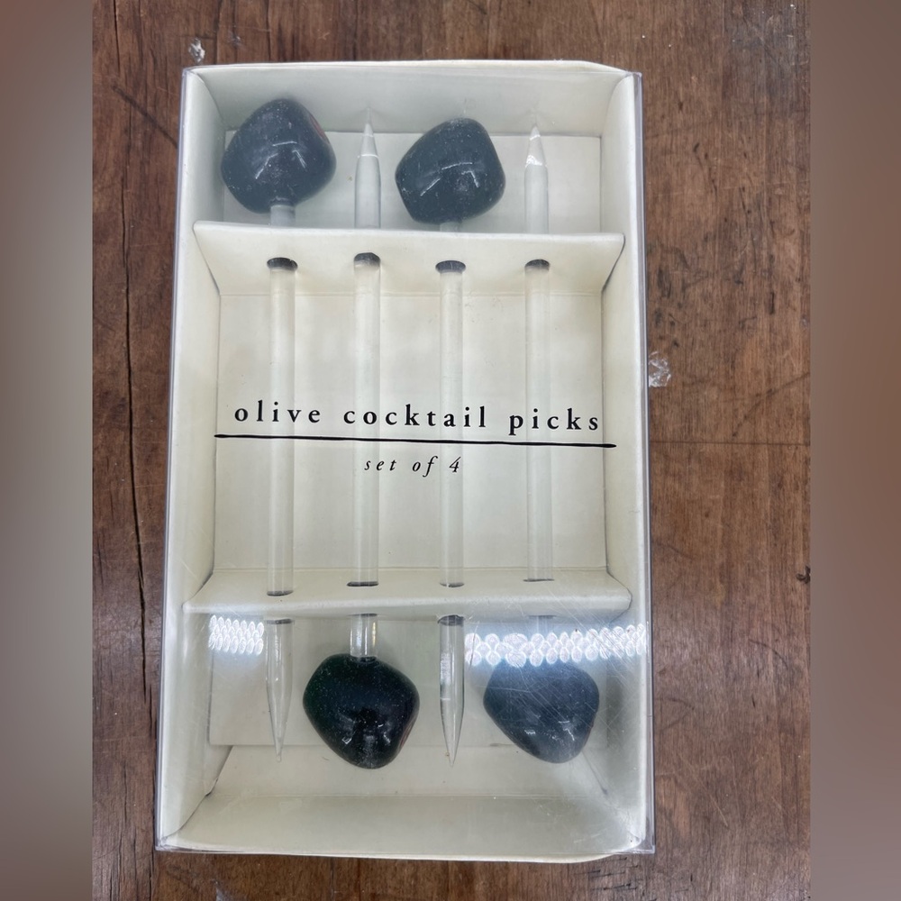⭐️Vintage Pier 1 Imports Olive Cocktail Picks set of 4